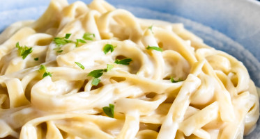 Fettuccine Alfredo