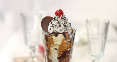 SNICKERS SUNDAE